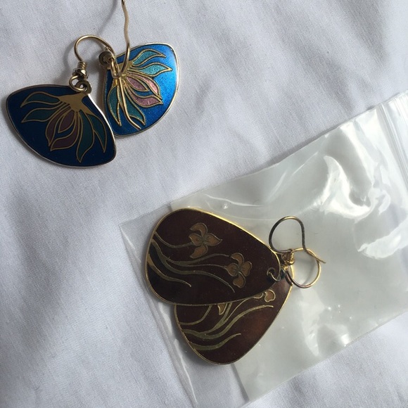 Two pairs of earrings - Picture 2 of 4